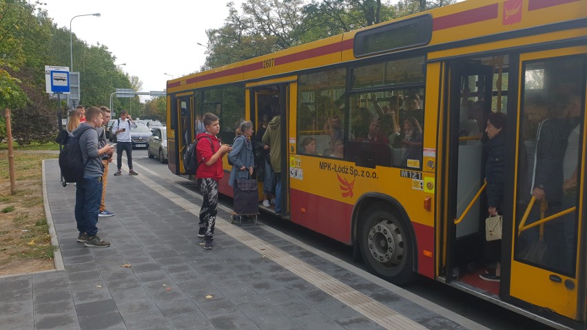 O codziennej walce o wejście do popołudniowego autobusu...