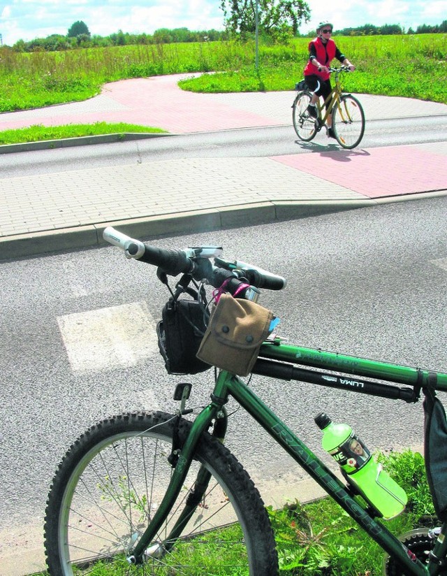 Ponad 1,5-kilometrowa trasa rowerowa wzdłuż ul. Kołobrzeskiej aż się prosi o włączenie w sieć tras dla cyklistów.