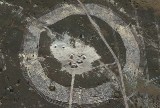 Krajobraz księżycowy na poligonie w Nowej Dębie. Zobacz niezwykłe zdjęcia satelitarne terenów wojskowych [GALERIA]