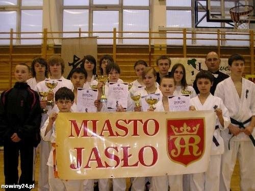 Drużyna jasielskiego Klubu Kyokushin Karate.