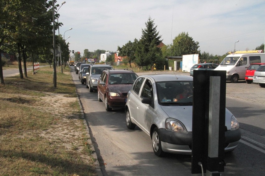 Na ulicy Klonowej, przed skrzyżowaniem z Orkana w Kielcach...