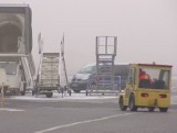 Gęsta mgła nad lotniskiem w Gdańsku. Wiele lotów opóźnionych