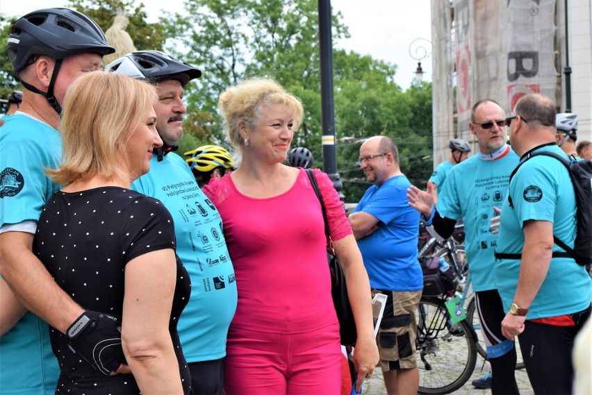 Rowerowa pielgrzymka lubelskich policjantów na Jasną Górę już w drodze. Zobacz zdjęcia!