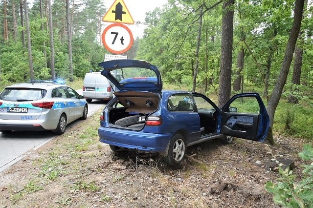 16-latek ukradł swojej matce nissana i nie zatrzymał się do kontroli policyjnej.