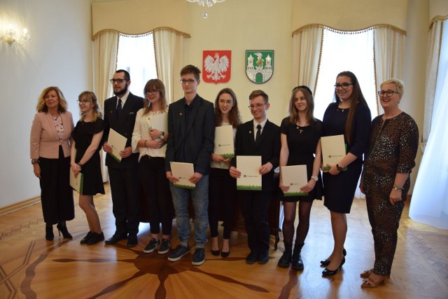 Zielona Góra. Miasto nagrodziło młodych wolontariuszy. Mamy naprawdę wspaniałą młodzież