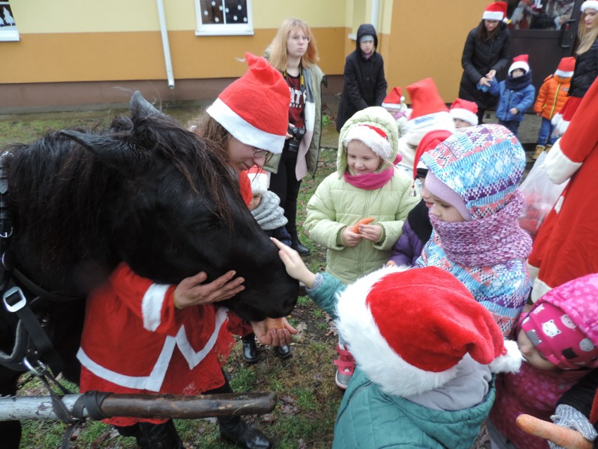 Mikołaj odwiedził przedszkole w Kaczkowie Starym [ZDJĘCIA]