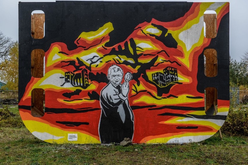 Nowy mural  Mariusza Warasa obok budynku Mleczny Piotr w...