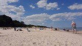 Plaża w Dąbkach zapełnia się turystami. Przyjechali z całej Polski [zdjęcia]