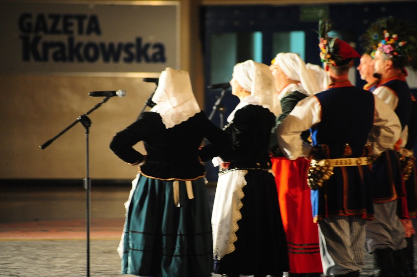 Piękne polskie tańce narodowe. Mamy zdjęcia z "Zatańcz z nami"!