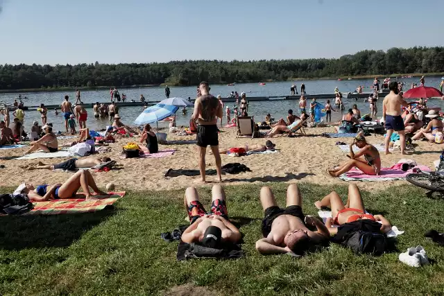 Poznaniacy korzystają z ostatnich dni upałów.