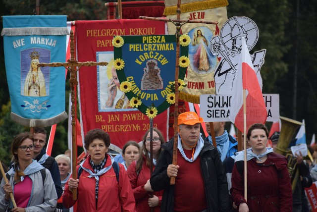 Tysiące ludzi bierze udział w odpuście w Sanktuarium Matki Bożej w Charłupi Małej