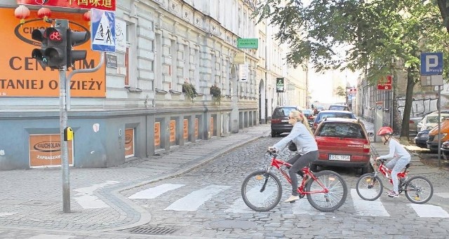 Przygotowany zostanie spis sygnalizacji świetlnych, które powinny zostać zlikwidowane w centrum Poznania. Dzięki temu piesi mają sprawniej się poruszać do śródmieściu