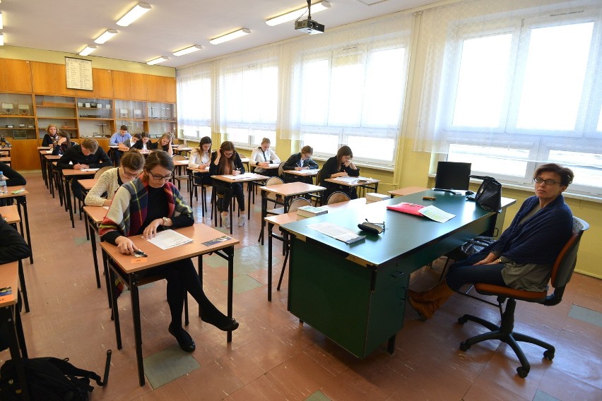 W Kielcach próbna matura z "Echem Dnia' niemal we wszystkich szkołach