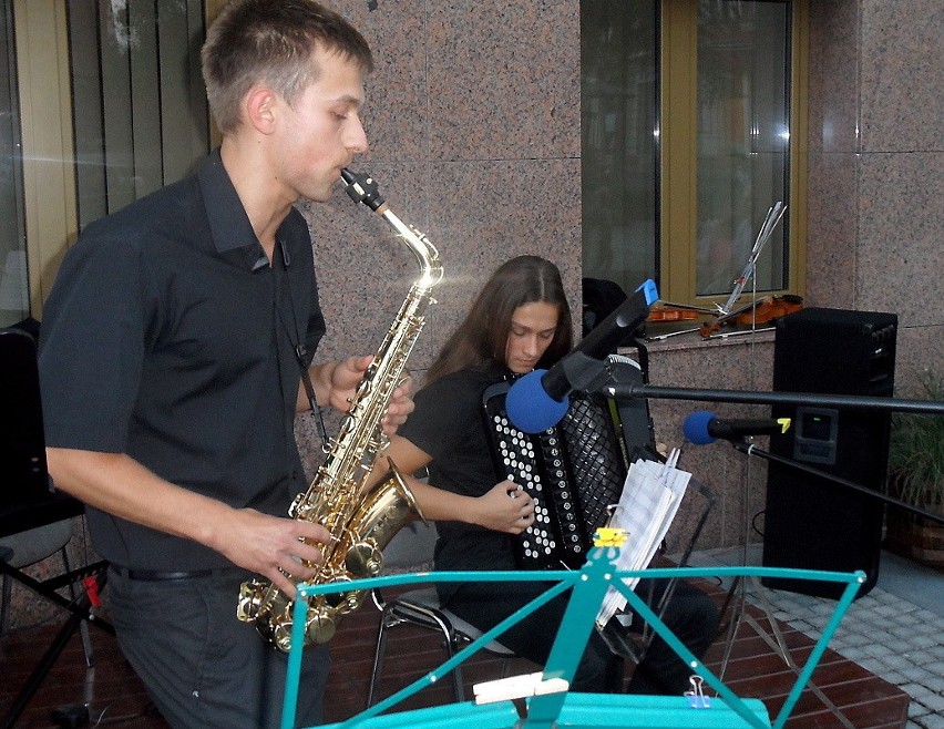 Saksofonista Wojciech Pawlak i Paweł Wiśniewski -...