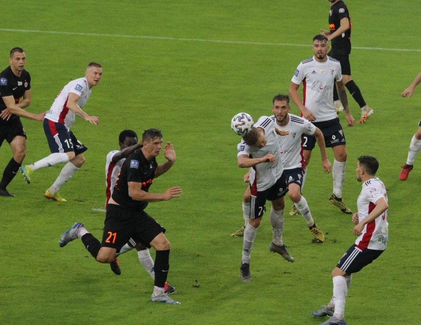 Górnik Zabrze przegrał dwa ostatnie mecze z Zagłębiem Lubin...