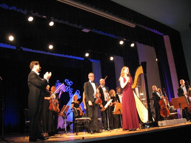 Z Radomską Orkiestrą Kameralną pod dyrekcją Jurka Dybała wystąpiła Tjasha Gafner ze Szwajcarii, laureatka międzynarodowego konkursu.