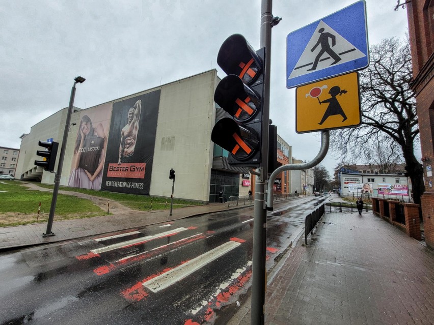 Sygnalizacja na ulicy Deotymy czeka na podłączenie. Termin...