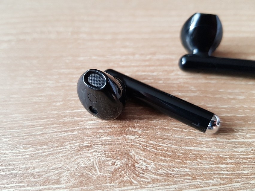 Huawei FreeBuds 3: bezprzewodowe, douszne słuchawki z aktywną redukcją szumów. Test, recenzja