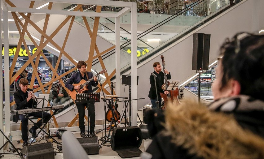 Koncert „Najpiękniejszych kolęd” w wykonaniu SOŁTAN ART w...