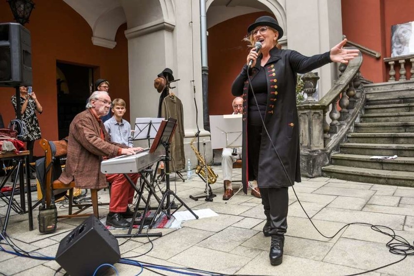 Muzyczne portrety trzech kobiet na dziedzińcu Baletowej [ZDJĘCIA]