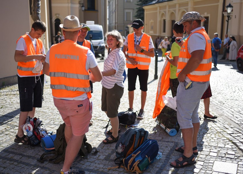 Wyruszyła 42. Przemyska Archidiecezjalna Piesza Pielgrzymka na Jasną Górę [ZDJĘCIA]