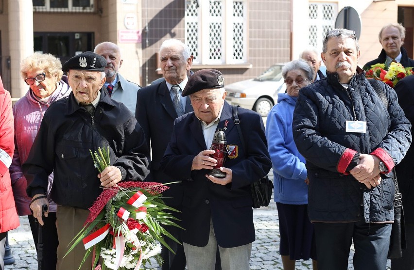 78. rocznica napaści ZSRR na Polskę. Kwiaty pod Pomnikiem Ofiar Komunizmu [FOTO]