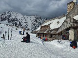 Tatry. W Dolinie Pięciu Stawów nadal 1,5 metra śniegu. Tu krokusów nie uświadczysz. Ale za to widoki piękne!