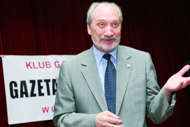 Antoni Macierewicz w klubie &#8222;Oczko&#8221;