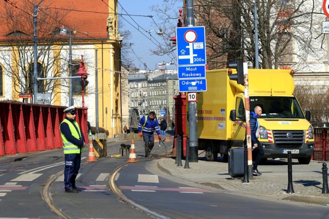 Jak informuje rzecznik prasowy spółki MPK Wrocław, Mikołaj Czerwiński, doszło do awarii torowiska, przy której trwają prace. Zdjęcie ilustracyjne.