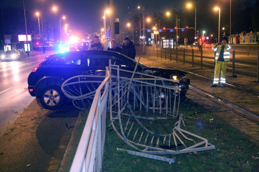 Wypadek na przystanku przy ul. Legnickej, 23.11.2018