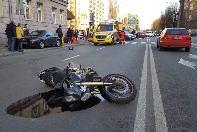 Skrzyżowanie ulic Ozimskiej i Katowickiej jest bardzo niebezpieczne. MZD przygotowuje się do przebudowy. Na zdjęciu: tragiczny wypadek z 21 listopada 2016 roku.