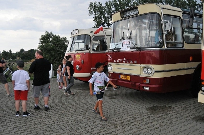 Czerwonym autobusem przez Kraśnik. Tak bawiliśmy się na 45. urodzinach MPK