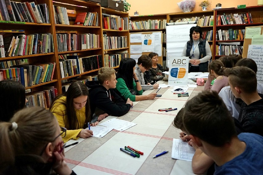 Warsztaty „ABC przedsiębiorczości” w Gniewoszowie.