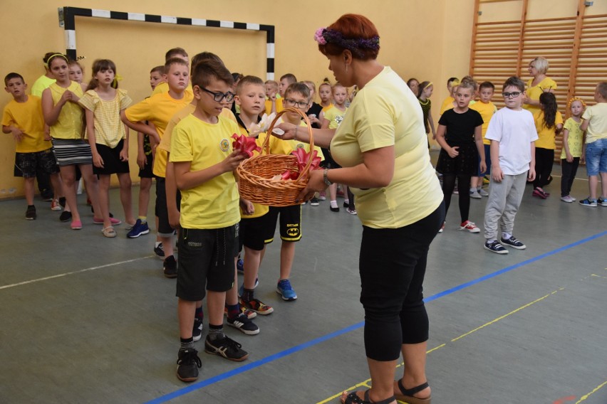 Dzień pszczoły w Kołaczkowie. Uczniowie o tych owadach wiedzą niemal wszystko (zdjęcia)