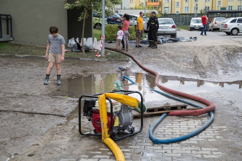 Horror po ulewie na os. Złocień [ZDJĘCIA]