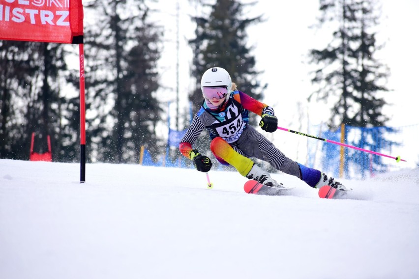 Dwie narciarki UKS 28 Kielce pierwszy raz na podium (zdjęcia)