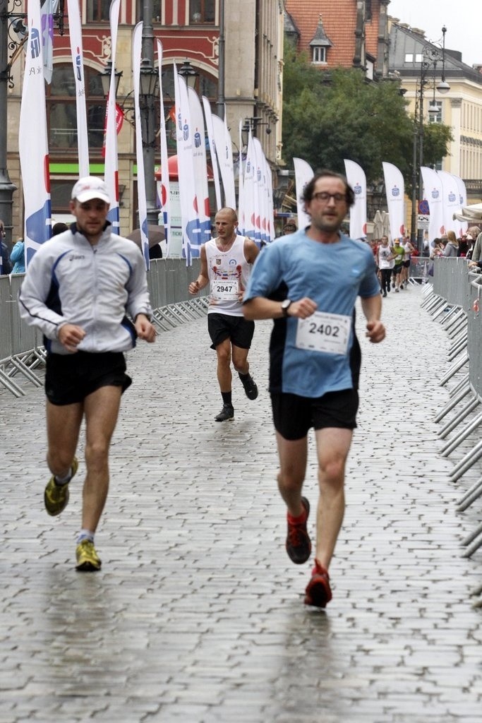 Maraton Wrocław - ZDJĘCIA - zawodnicy z numerami 2401 - 2600