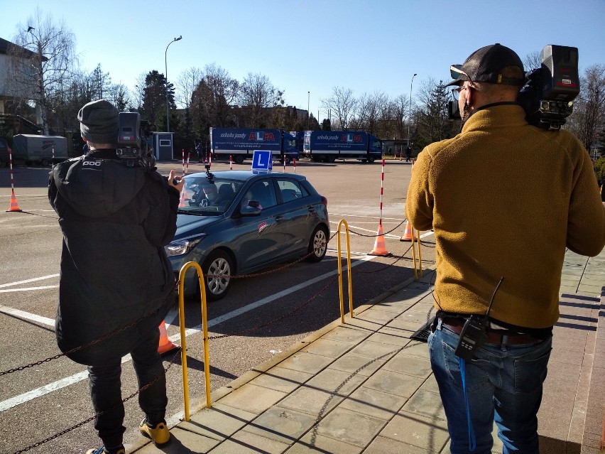 Białystok. WORD szaleje z kamerą na ulicach! Już ponad 600 tysięcy wyświetleń filmów o nauce jazdy. Są nowe