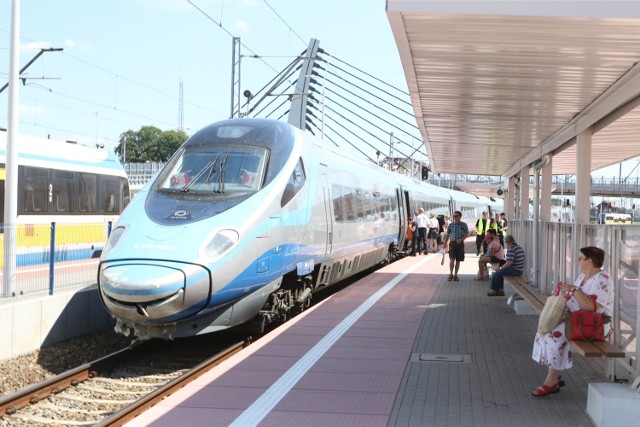 Pendolino też jest potrzebne kolei do przewożenia pielgrzymów.