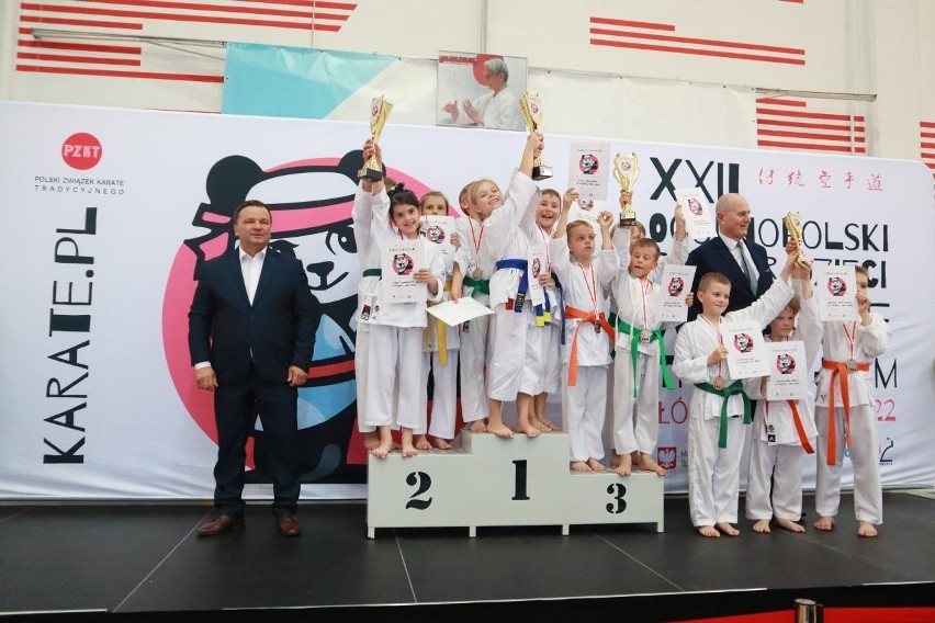 XXII Ogólnopolski Puchar Dzieci w Karate Tradycyjnym. Emocjonujące walki. Zdjęcia