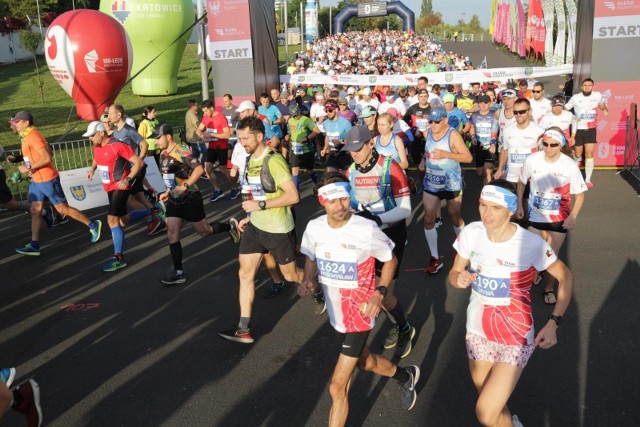 Silesia Marathon 2021. Rekordowa liczba 8 tys. zawodników na trasie.  Zobaczcie zdjęcia ze startu tego biegu na Stadionie Śląskim | Dziennik  Zachodni