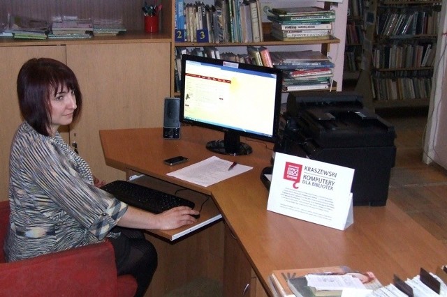 Nowe wyposażenie na stanowisku bibliotekarza Miejsko Gminnej Biblioteki Publicznej w Ulanowie.