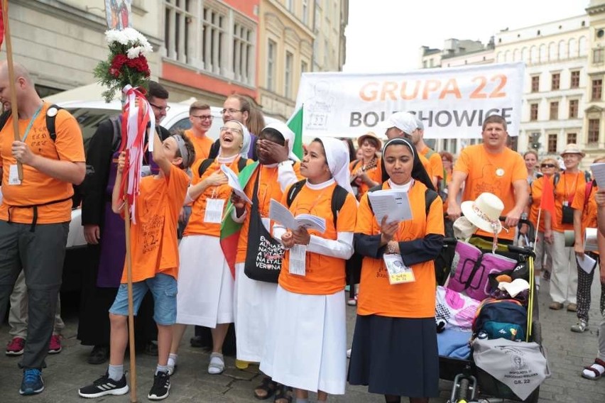 Kraków. Pielgrzymi tłumnie ruszyli na Janą Górę [ZDJĘCIA]