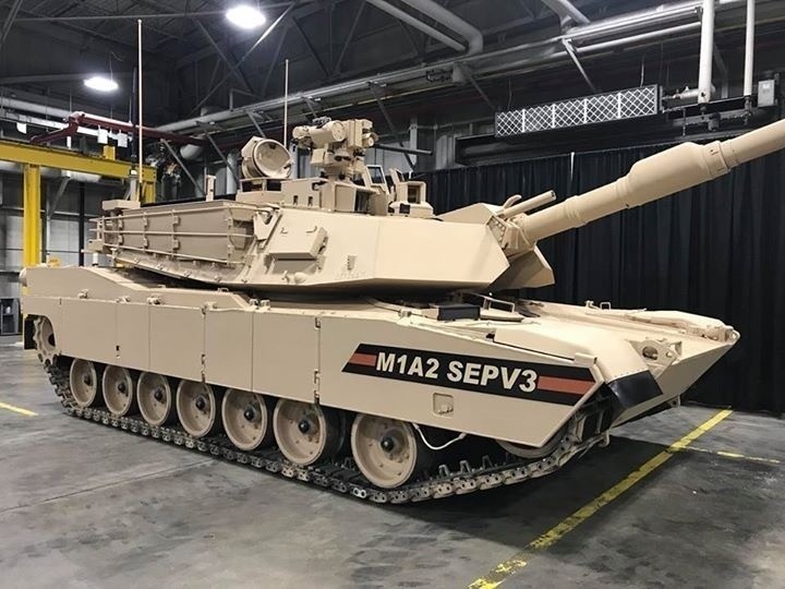 Pierwsze z 28 czołgów Abrams dotarły do Centrum Szkolenia...