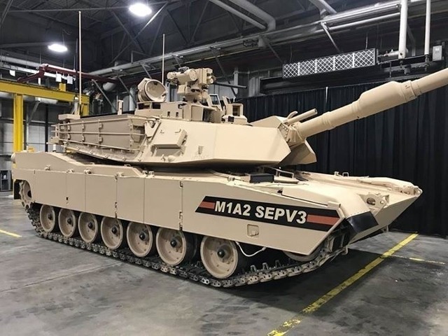 Pierwsze z 28 czołgów Abrams dotarły do Centrum Szkolenia Wojsk Lądowych.