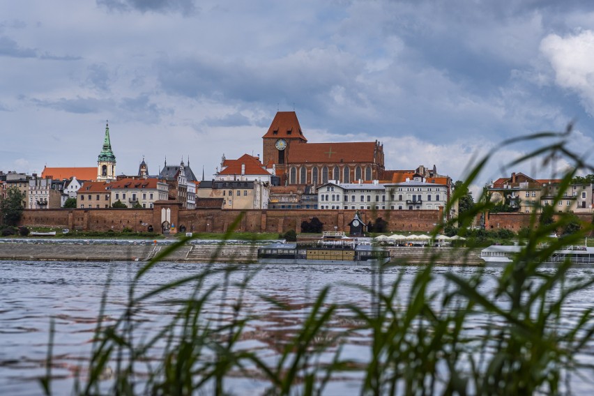 Toruń. Dostojny jubilat jeszcze bez nowych betonowych...