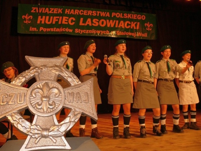 Festiwal piosenki harcerskiej, występuje 17 Stalowowolska Drużyna Harcerska imienia majora Dobrzańskiego.