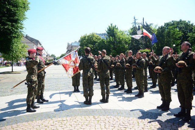 Przysięga żołnierzy 6 Mazowieckiej Brygady Wojsk Obrony Terytorialnej w Radomiu.