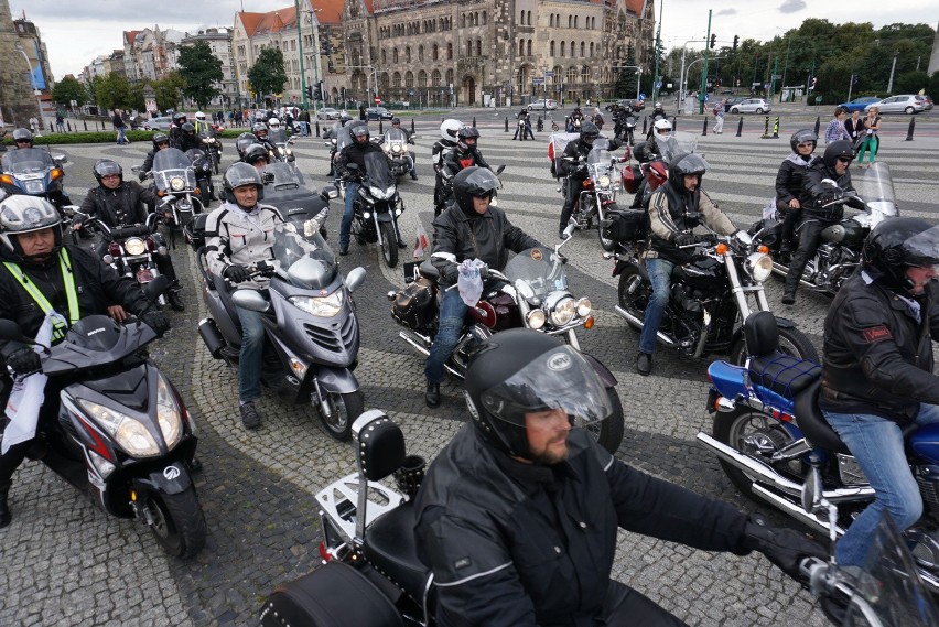 Parada Motocyklowa Solidarności. Motocykliści ruszyli w...