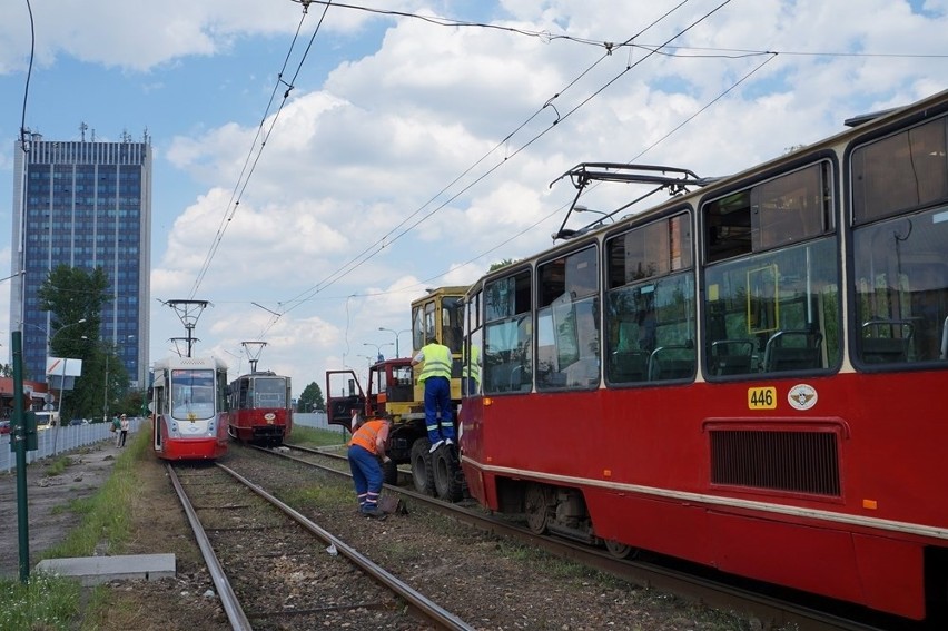 Wykolejony tramwaj 27 Sosnowiec Pogoń